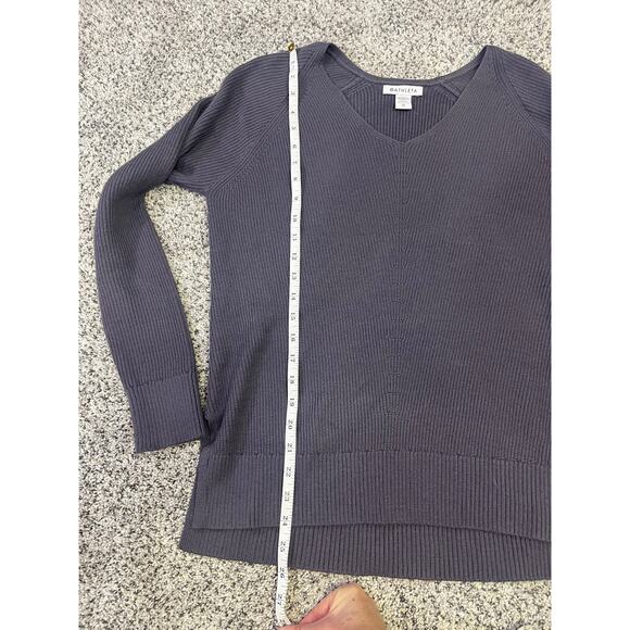Athleta Hanover Refined V-Neck Sweater Fine Merino Wool Dusk Violet Sz Small - Picture 8 of 10